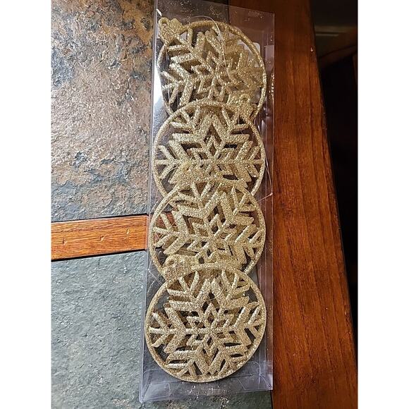 Glitter Round Snowflake Christmas Ornaments LOTS OF GLITTER Set of 4 Gold - Picture 2 of 4